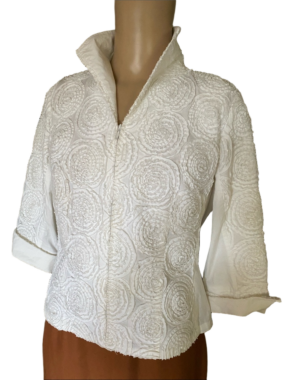 Samuel Dong White Textured Rose-Pattern Button-Front Women's Shirt jacket